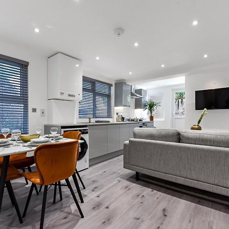 Lovely 2 Bedroom Apartment In Greater Λονδίνο Εξωτερικό φωτογραφία