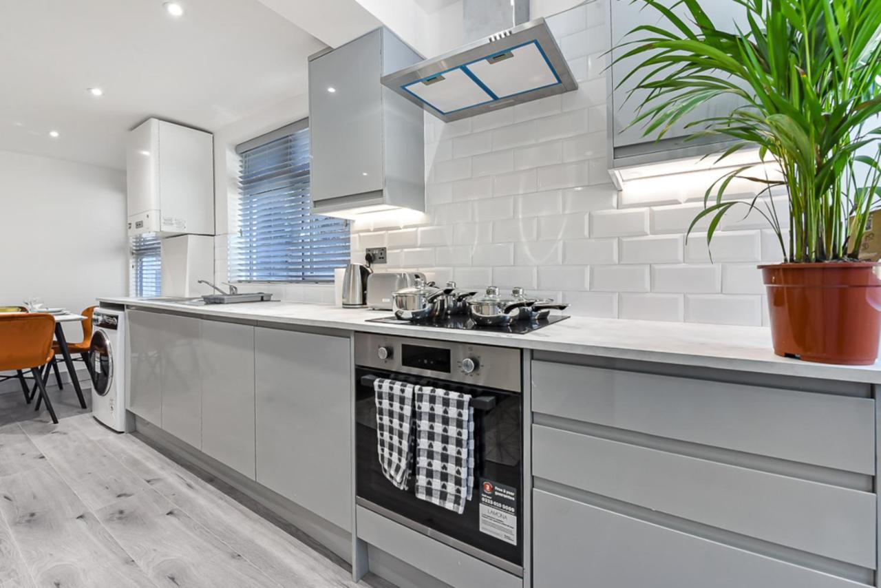 Lovely 2 Bedroom Apartment In Greater Λονδίνο Εξωτερικό φωτογραφία