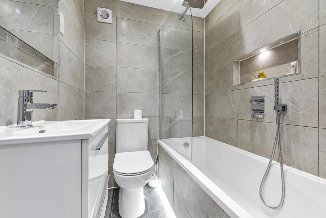 Lovely 2 Bedroom Apartment In Greater Λονδίνο Εξωτερικό φωτογραφία