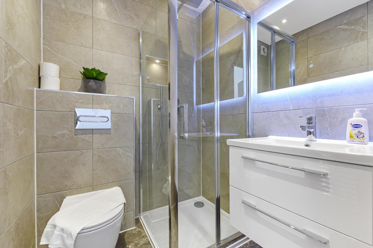 Lovely 2 Bedroom Apartment In Greater Λονδίνο Εξωτερικό φωτογραφία